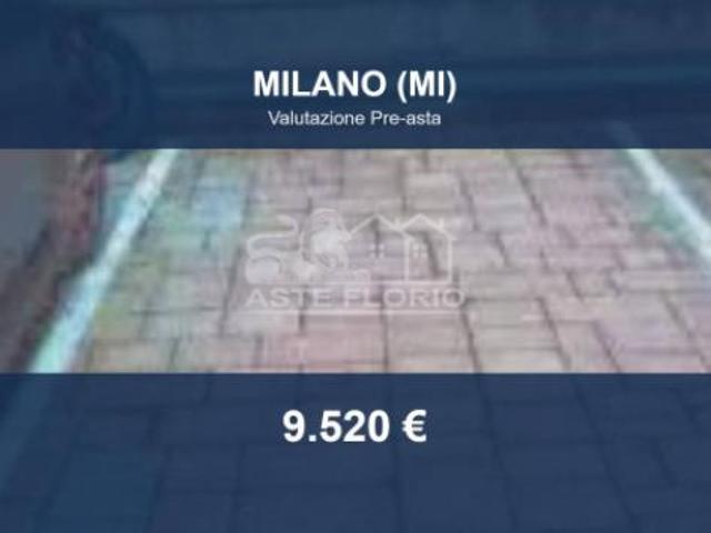 Immobile in asta di 10 m in vendita a Milano