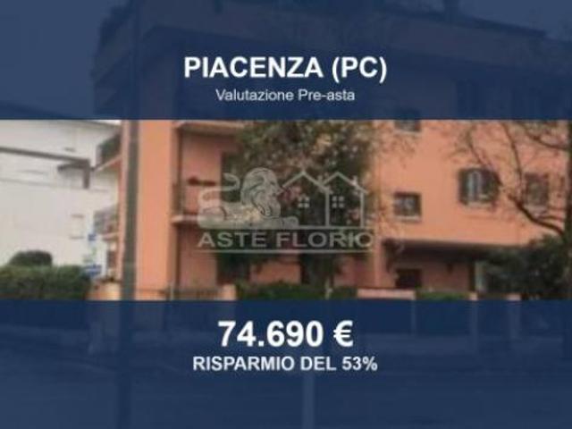Immobile in asta di 110 m in vendita a Piacenza