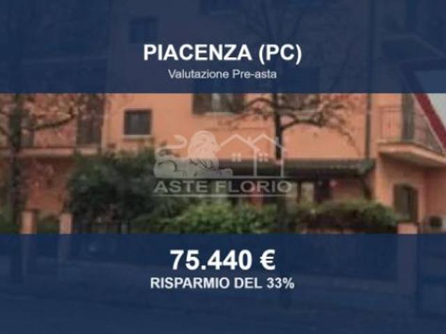 Immobile in asta di 111 m in vendita a Piacenza