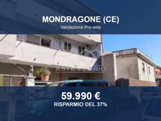 Immobile in asta di 114 m con più di 5 locali in vendita a Mondragone