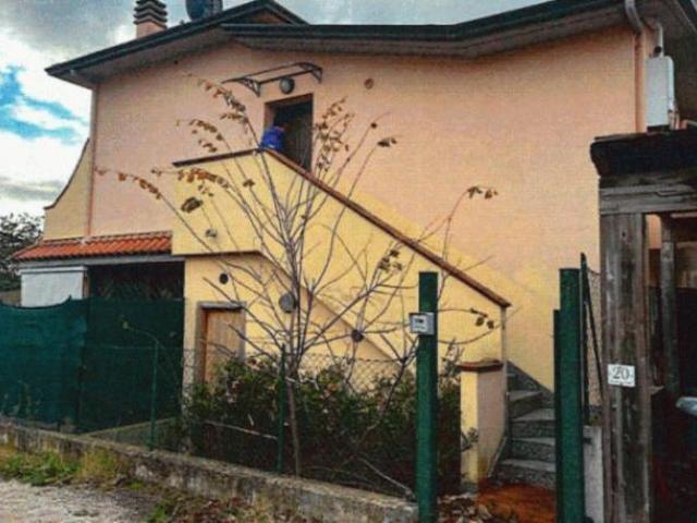 Immobile in asta di 114 m in vendita a Perugia