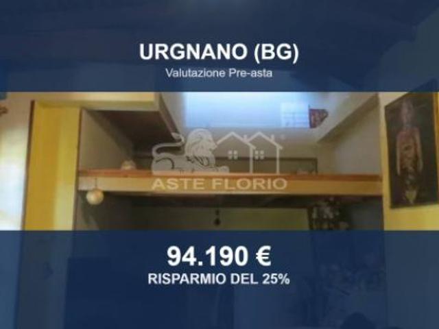 Immobile in asta di 116 m con più di 5 locali e box auto doppio in vendita a Urgnano