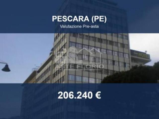 Immobile in asta di 118 m con più di 5 locali in vendita a Pescara