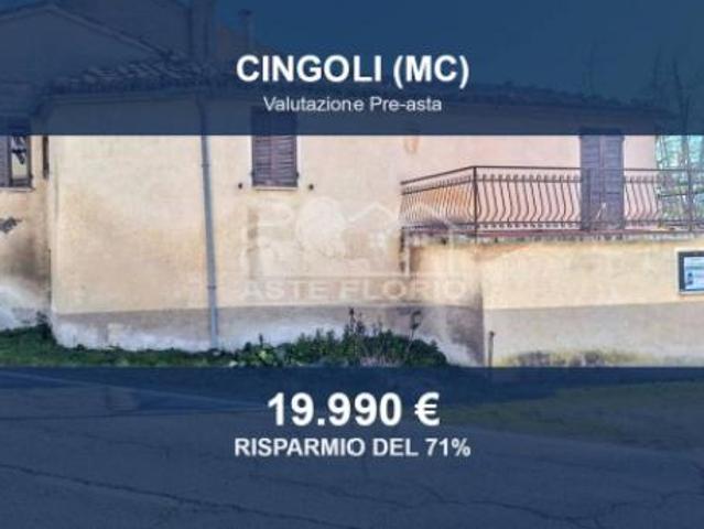 Immobile in asta di 1190 m con più di 5 locali e box auto in vendita a Cingoli