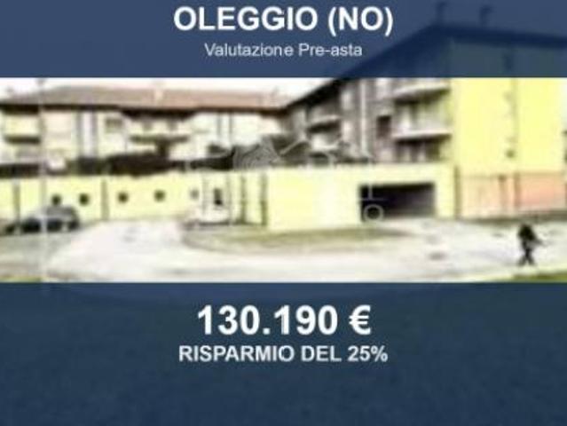 Immobile in asta di 119 m, box auto in vendita a Oleggio