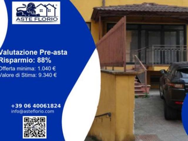 Immobile in asta di 11 m con più di 5 locali in vendita a Maddaloni
