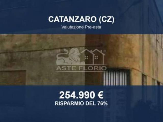 Immobile in asta di 1200 m in vendita a Catanzaro