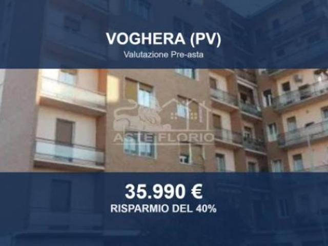 Immobile in asta di 120 m, box auto in vendita a Voghera