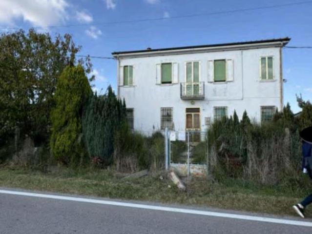 Immobile in asta di 120 m, box auto in vendita a Riva del Po