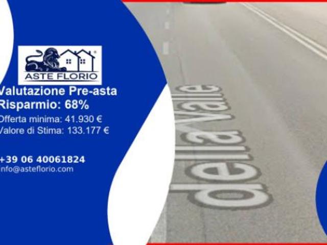 Immobile in asta di 120 m con più di 5 locali in vendita a Marcianise
