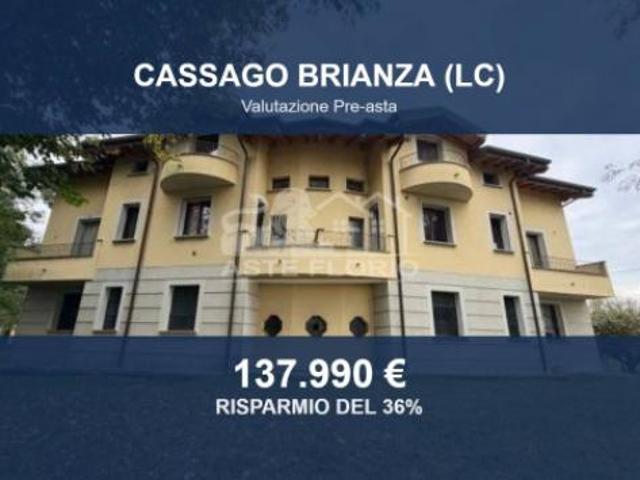Immobile in asta di 121 m con più di 5 locali in vendita a Cassago Brianza