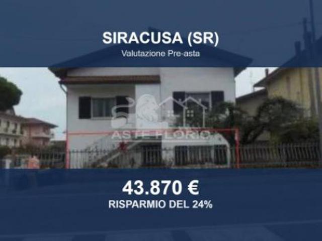 Immobile in asta di 121 m con più di 5 locali in vendita a Siracusa