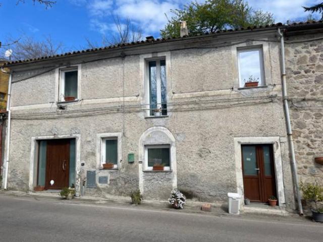 Immobile in asta di 121 m in vendita a Bolsena