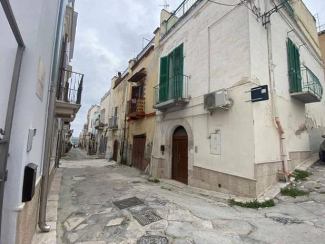 Immobile in asta di 122 m con 3 locali in vendita a Canosa di Puglia