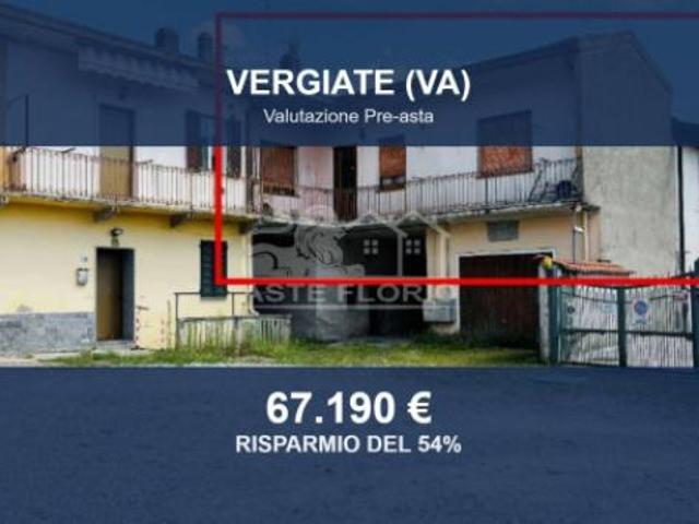 Immobile in asta di 127 m con più di 5 locali e box auto in vendita a Vergiate