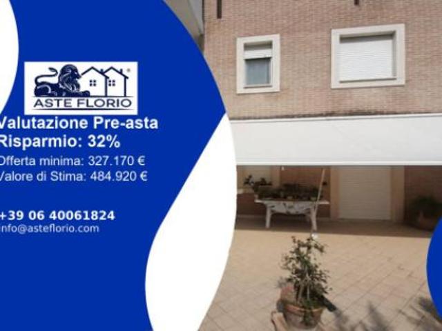 Immobile in asta di 125 m, box auto in vendita a Grottammare