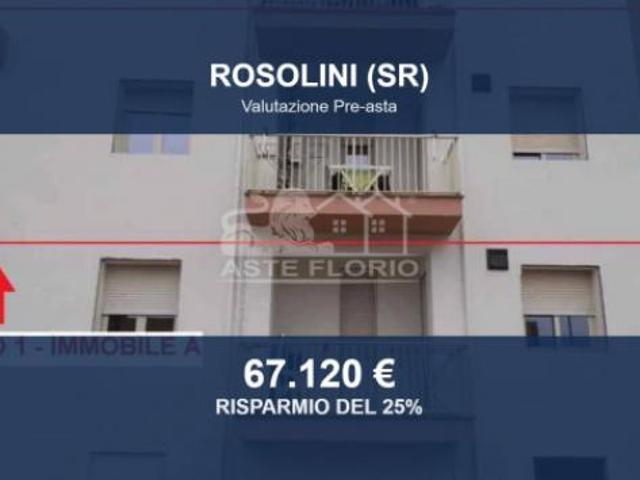 Immobile in asta di 125 m con più di 5 locali e box auto in vendita a Rosolini