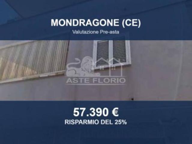 Immobile in asta di 125 m con più di 5 locali in vendita a Mondragone