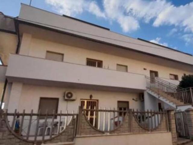 Immobile in asta di 125 m in vendita a Satriano