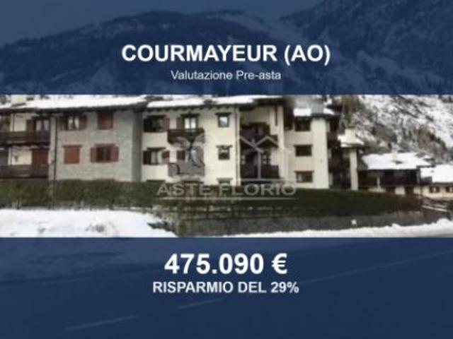 Immobile in asta di 126 m, box auto in vendita a Courmayeur