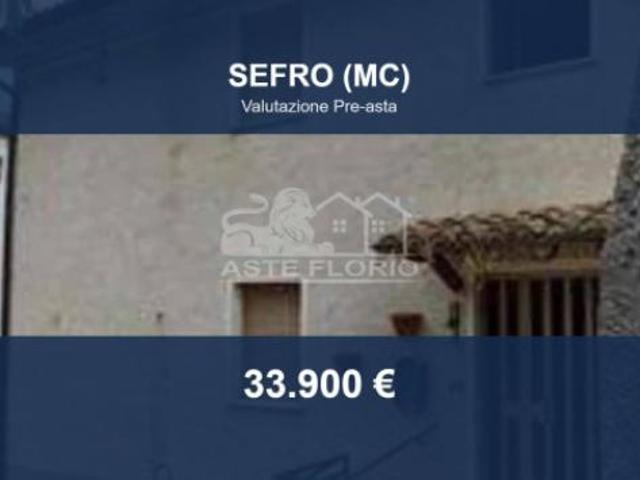 Immobile in asta di 126 m, box auto in vendita a Sefro