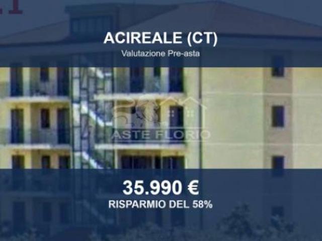 Immobile in asta di 126 m con più di 5 locali e box auto in vendita a Acireale