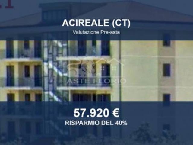 Immobile in asta di 126 m con più di 5 locali e box auto in vendita a Acireale