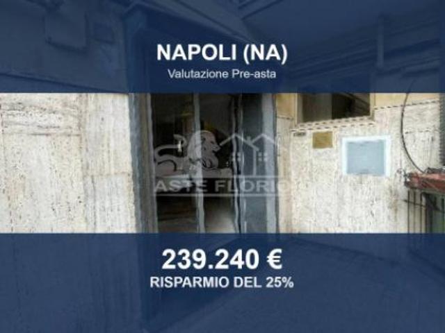 Immobile in asta di 126 m con più di 5 locali in vendita a Napoli
