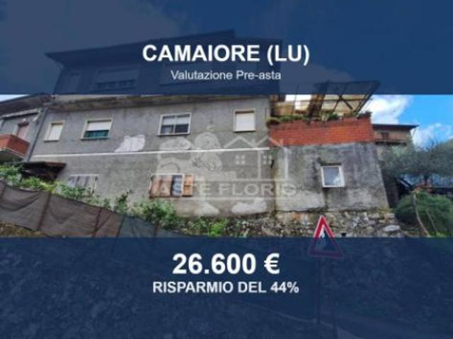 Immobile in asta di 126 m con più di 5 locali in vendita a Camaiore