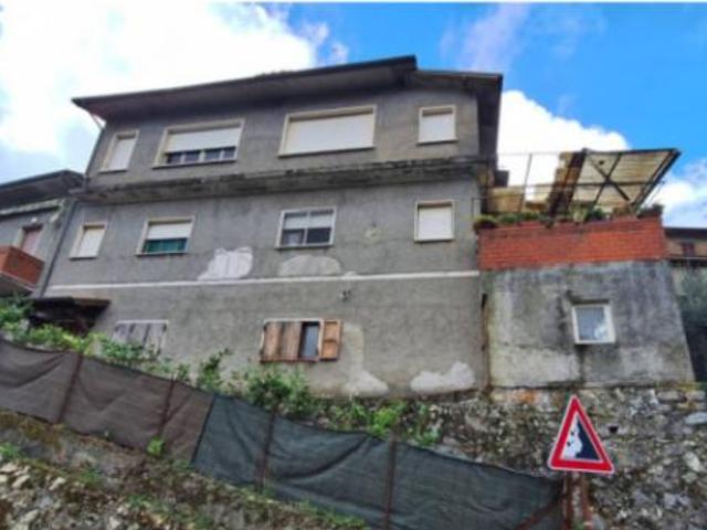 Immobile in asta di 126 m in vendita a Camaiore