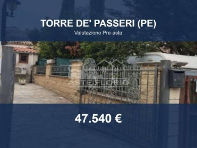 Immobile in asta di 128 m con più di 5 locali in vendita a Torre de' Passeri