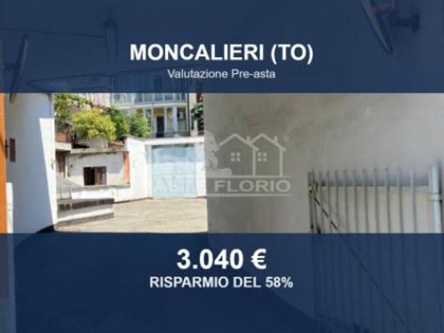 Immobile in asta di 12 m in vendita a Moncalieri