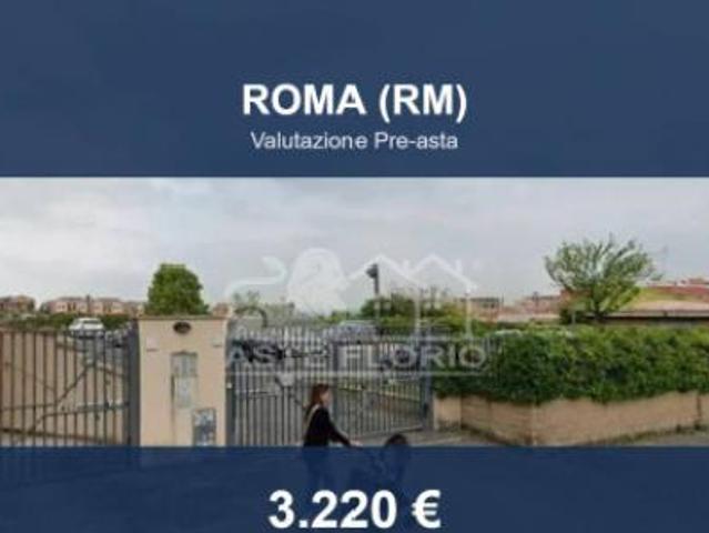 Immobile in asta di 12 m in vendita a Roma