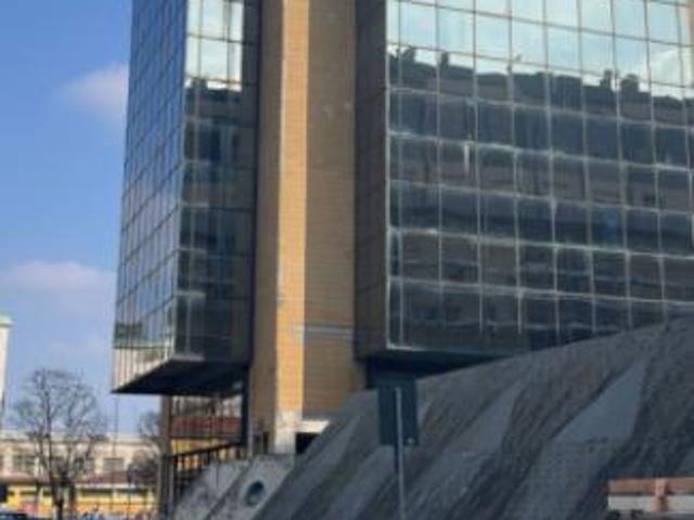 Immobile in asta di 133 m con più di 5 locali in vendita a Legnano