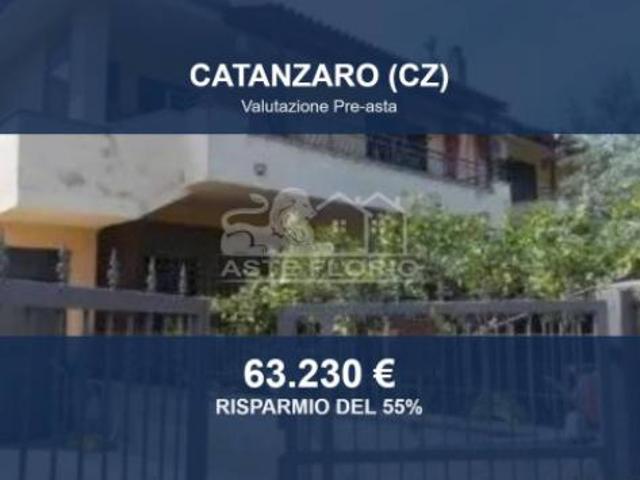 Immobile in asta di 131 m con più di 5 locali in vendita a Catanzaro