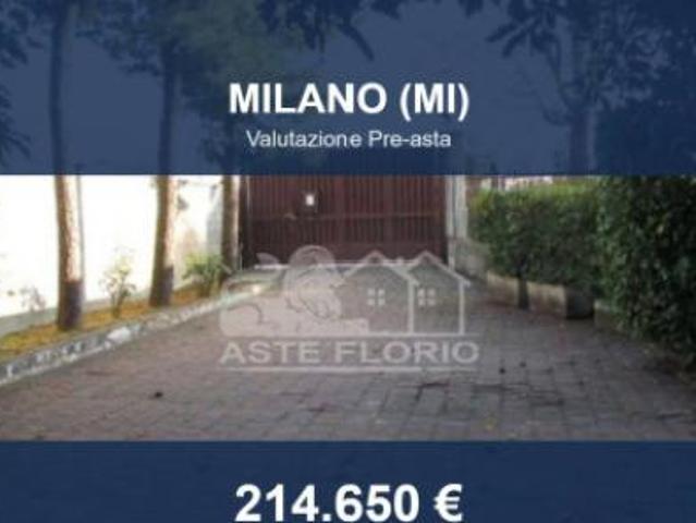 Immobile in asta di 132 m, box auto in vendita a Milano