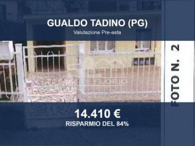 Immobile in asta di 138 m con più di 5 locali e box auto in vendita a Gualdo Tadino