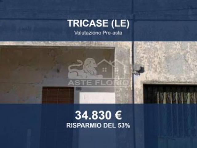 Immobile in asta di 138 m con più di 5 locali e box auto in vendita a Tricase