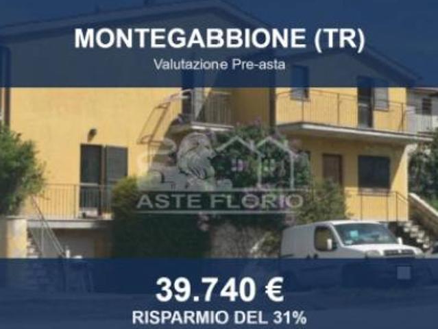Immobile in asta di 139 m con più di 5 locali e box auto in vendita a Montegabbione