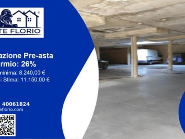 Immobile in asta di 12 m in vendita a Erba
