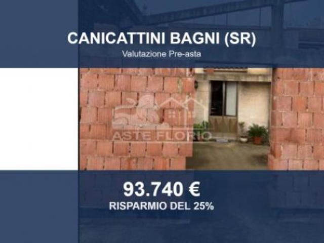 Immobile in asta di 2400 m con più di 5 locali in vendita a Canicattini Bagni