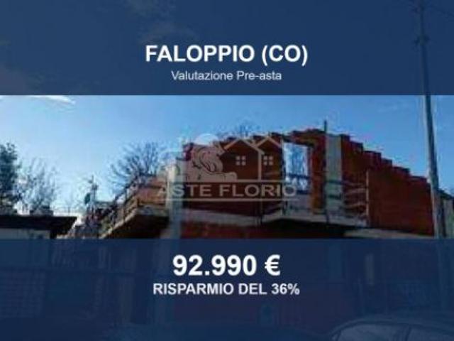 Immobile in asta di 244 m, box auto doppio in vendita a Faloppio