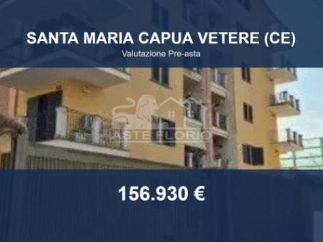 Immobile in asta di 245 m con più di 5 locali in vendita a Santa Maria Capua Vetere