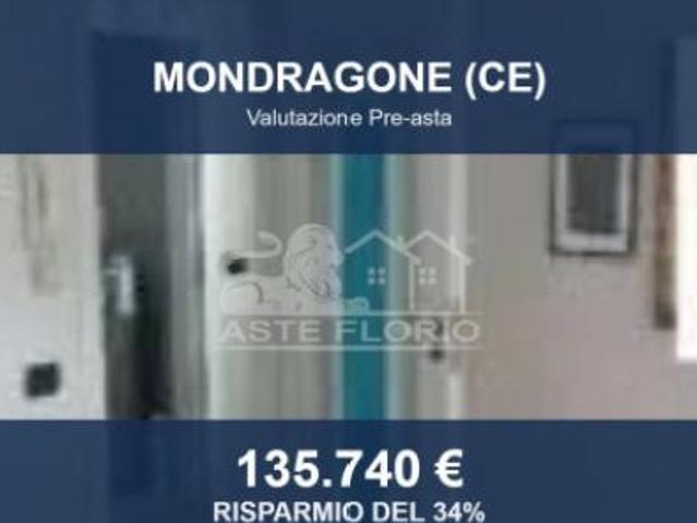Immobile in asta di 253 m con più di 5 locali in vendita a Mondragone