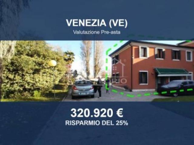 Immobile in asta di 250 m con più di 5 locali e box auto in vendita a Venezia