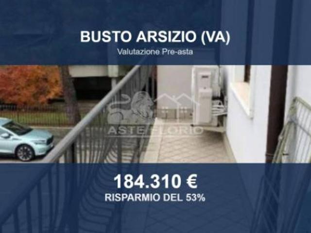Immobile in asta di 255 m con più di 5 locali e box auto doppio in vendita a Busto Arsizio