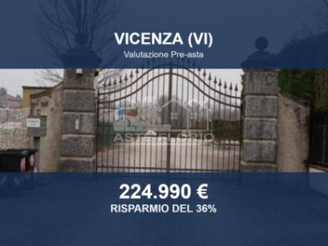 Immobile in asta di 255 m con più di 5 locali e box auto doppio in vendita a Vicenza