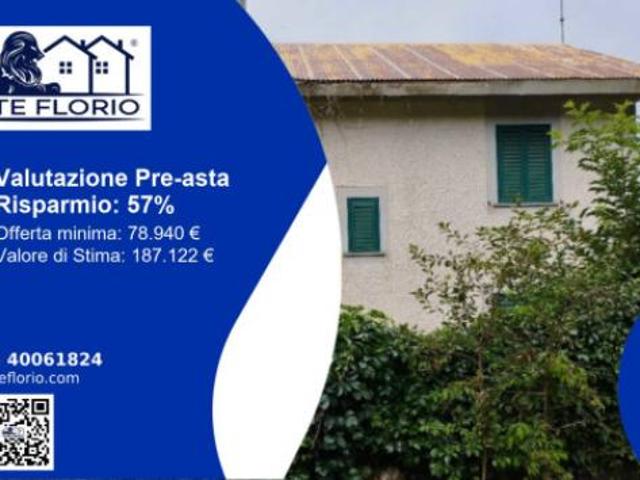 Immobile in asta di 258 m in vendita a Taverna