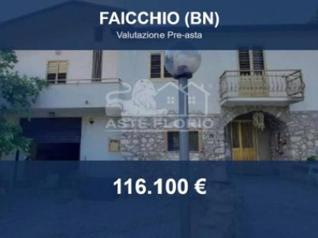 Immobile in asta di 263 m con più di 5 locali in vendita a Faicchio