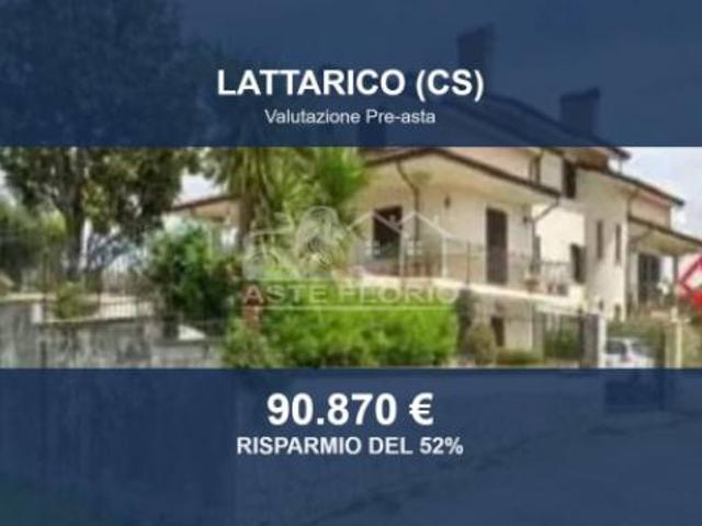 Immobile in asta di 263 m con più di 5 locali in vendita a Lattarico